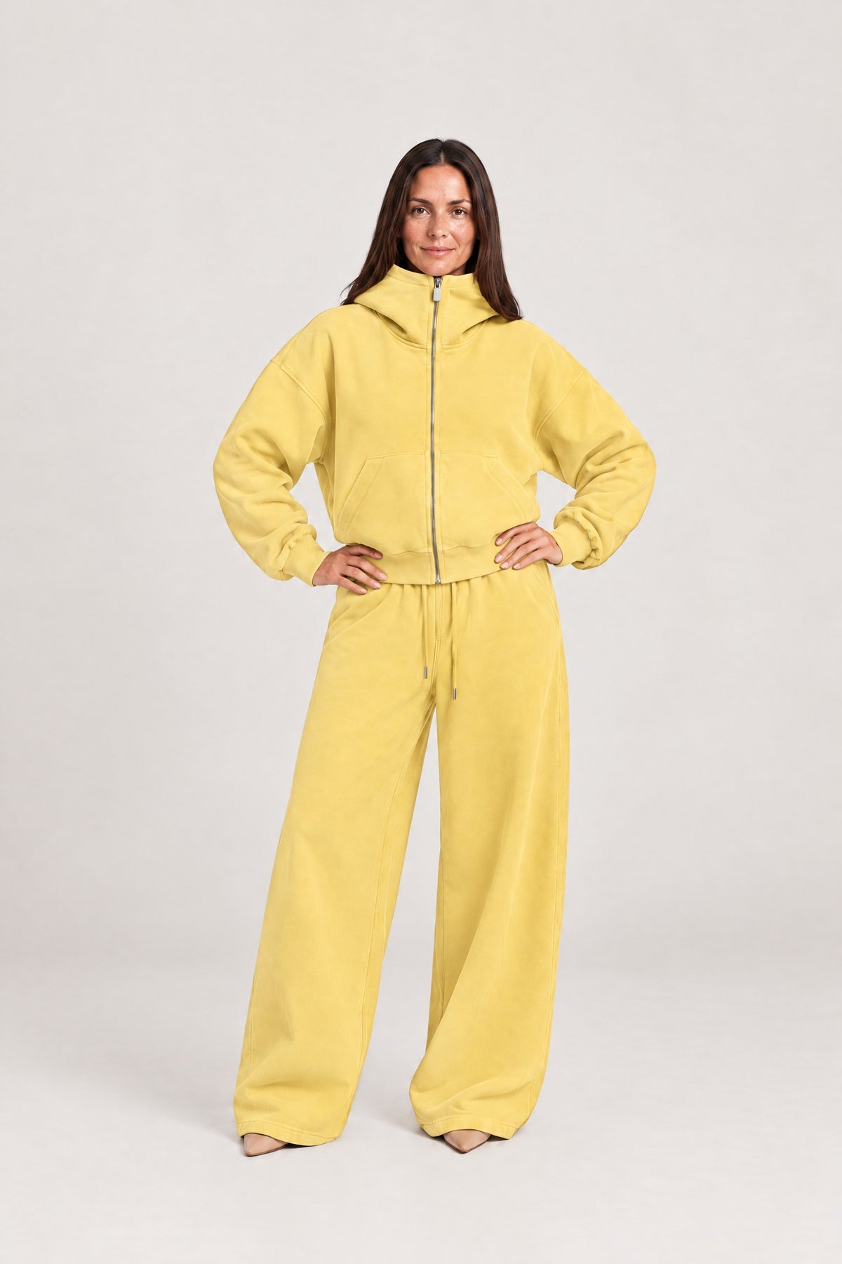 High-Neck Zip Hoodie in Fleece Yellow with the matching sweatpants, front